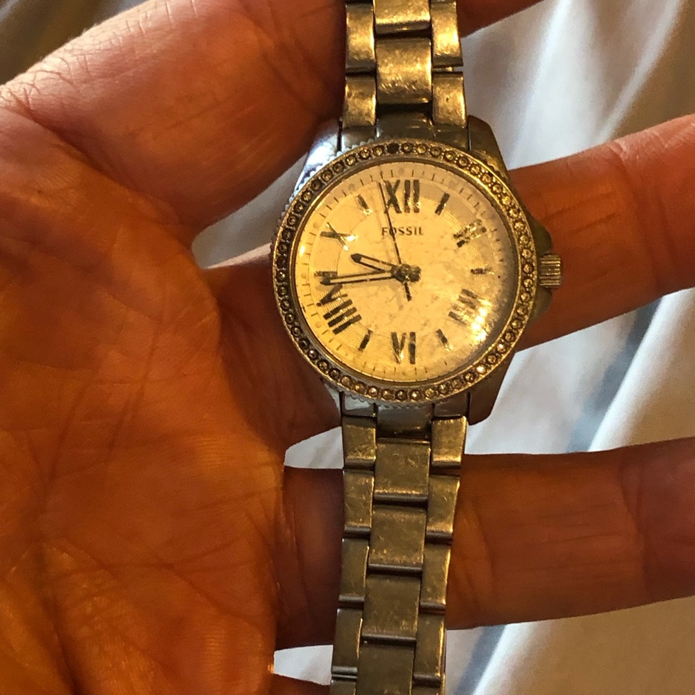 Fossil Watch Good Working Condition - image 3